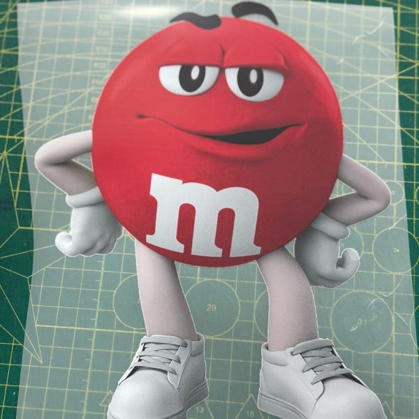 הדפסה על חולצה M&M אדום