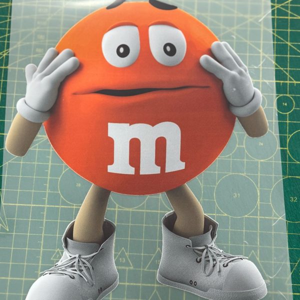 הדפסה על חולצה M&M כתום